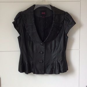 Sexy, hot black, faux leather top, L
